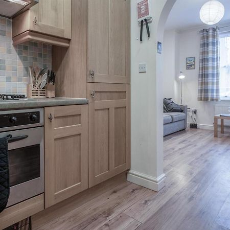 Arcadia - 1 Bedroom Apartment - Тенби Экстерьер фото