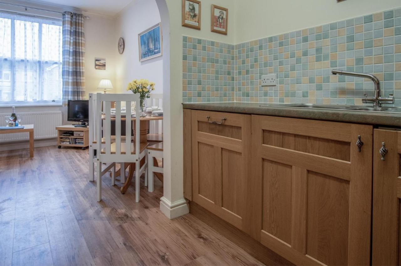 Arcadia - 1 Bedroom Apartment - Тенби Экстерьер фото